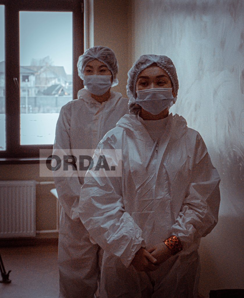 Вакцинация на грани срыва? Что делать казахстанцам