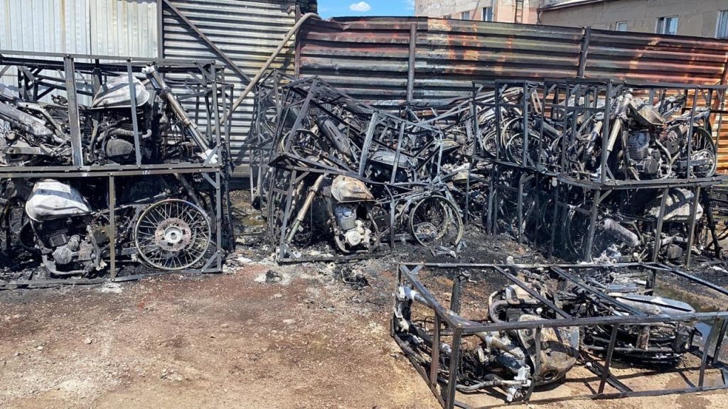 Снова пожар: 36 новых мотоциклов сгорели в Нур-Султане