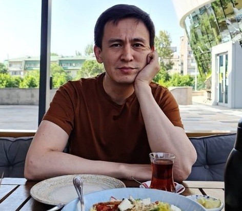Почему в одних ресторанах есть плата за «обслуживание», а в других нет, и при чём тут НДС