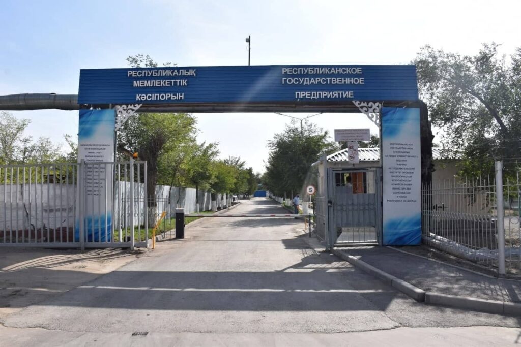 Где разводят вирусы: почему так долго созревает QazVac в Гвардейском