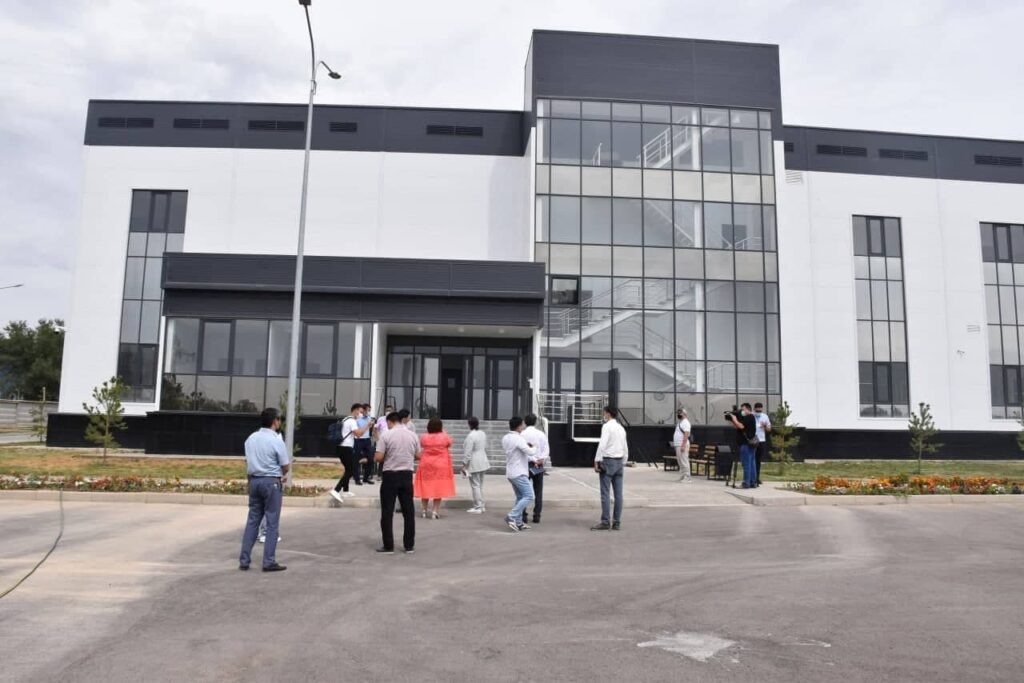 Где разводят вирусы: почему так долго созревает QazVac в Гвардейском