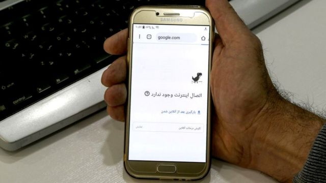 Показываем характер: что означает борьба Казахстана с западными соцсетями