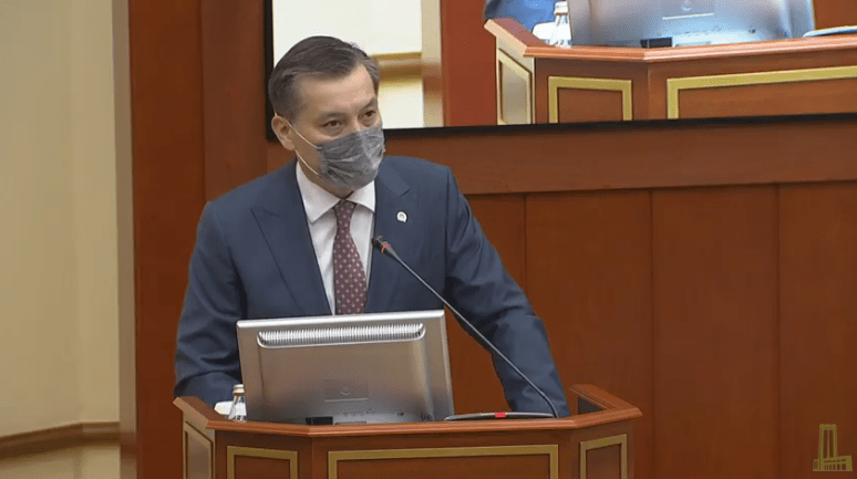 «Вам не то, что дверь не открывают – в глазок не смотрят». Нигматулин отчитал министра экологии