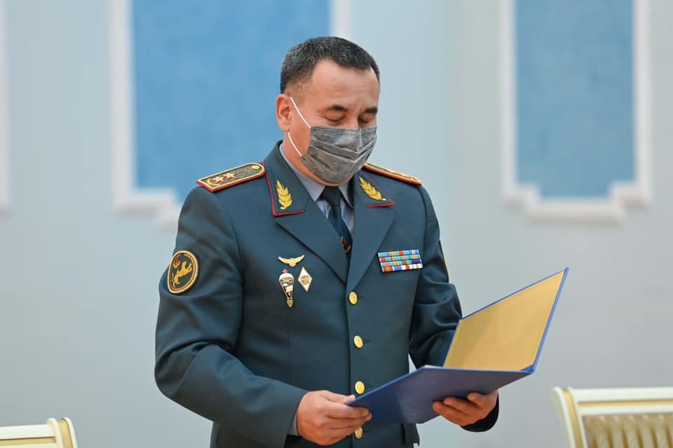 Он - не дипломат: что ждать от нового министра-десантника