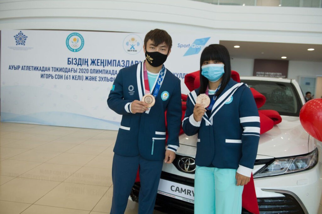 «Тренер может избить, унизить, отобрать деньги» — что происходит в казахстанской тяжёлой атлетике