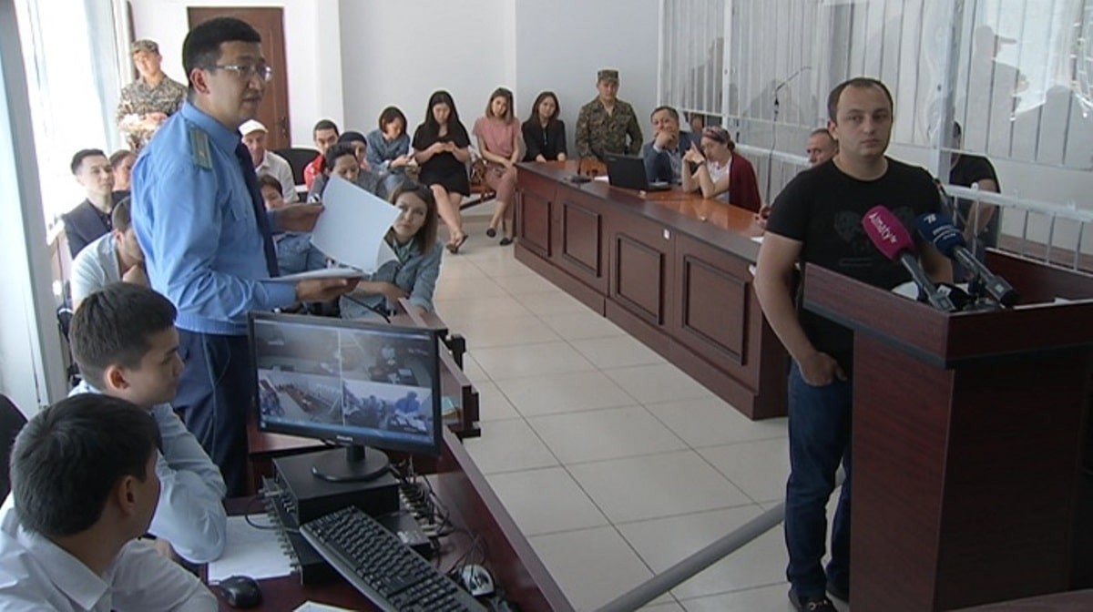 Депутат от Nur Otan предложил запретить писать о судебных процессах в СМИ и соцсетях