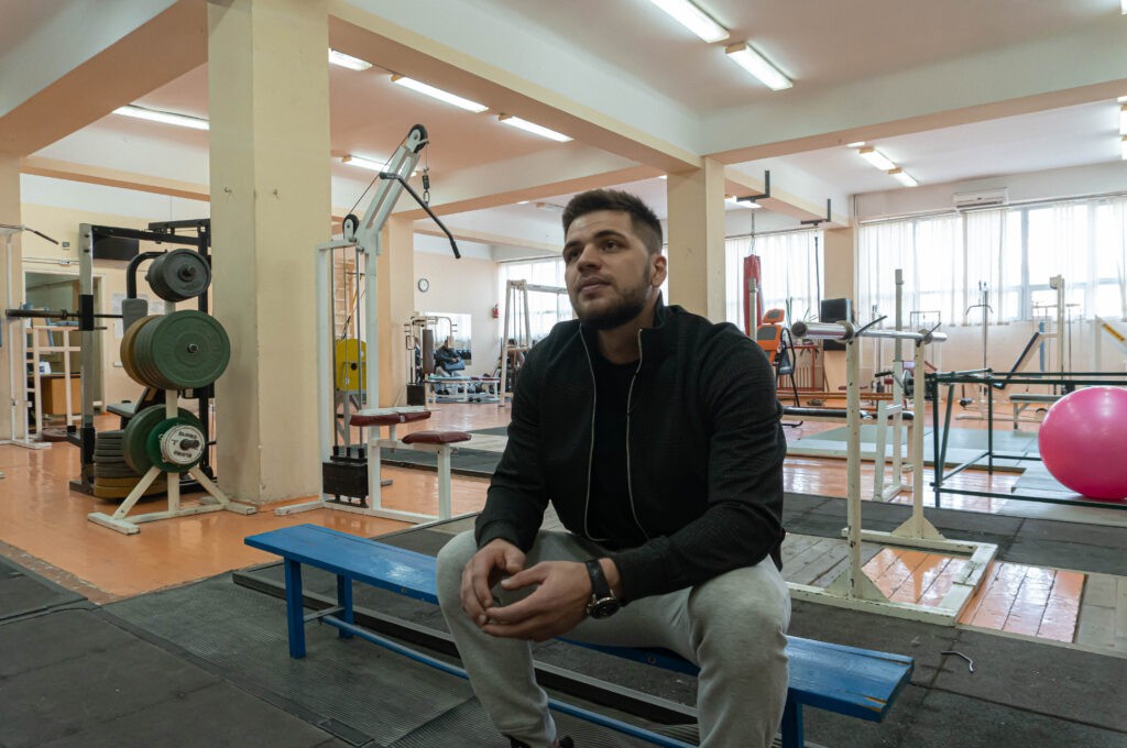 «Тренер может избить, унизить, отобрать деньги» — что происходит в казахстанской тяжёлой атлетике