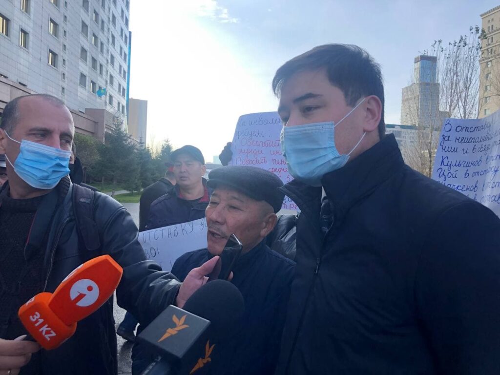 Люди с инвалидностью требовали жилья и отставки министров и Кульгинова