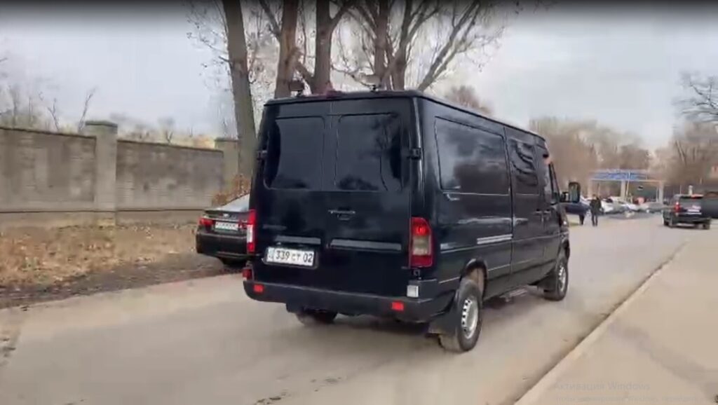 Тело Атабека доставили в морг. Активисты требуют независимую экспертизу
