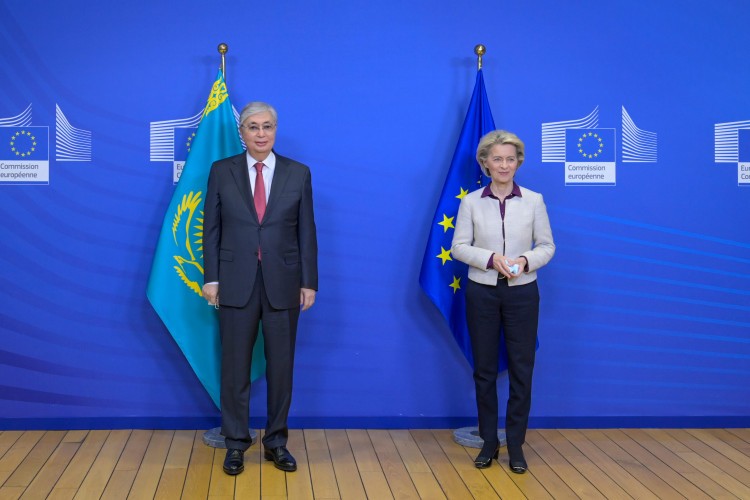 Визит Токаева в Брюссель завершился переговорами с президентом Еврокомиссии
