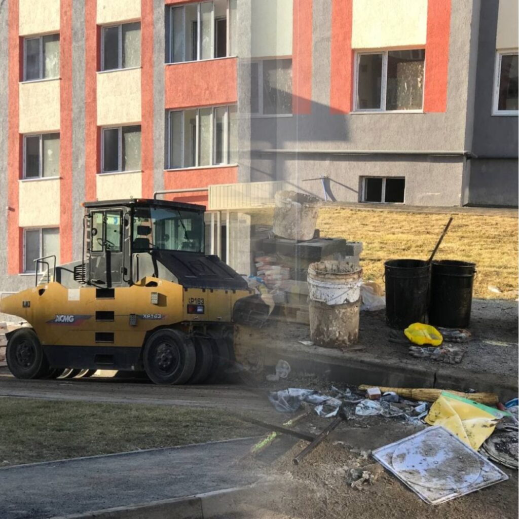 Жители ЖК, построенного бывшим замакима Алматинской области Манзоровым, не могут заселиться