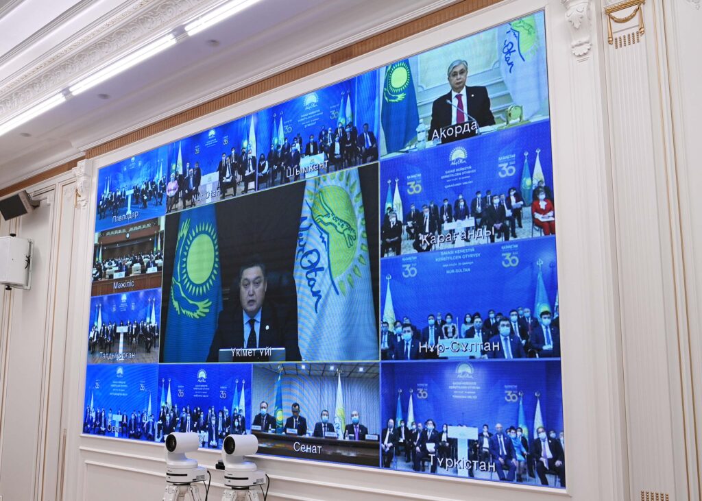 Токаев не проронил ни слова, Байбек сидел возле Назарбаева: как прошло заседание политсовета Nur Otan