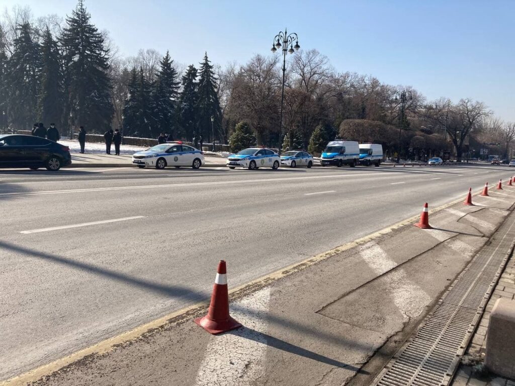 На месте объявленного митинга ДВК в Алматы активистов нет