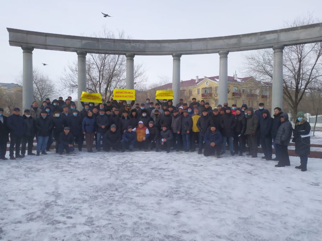 Ждём министра. Репортаж с митинга актюбинских фермеров