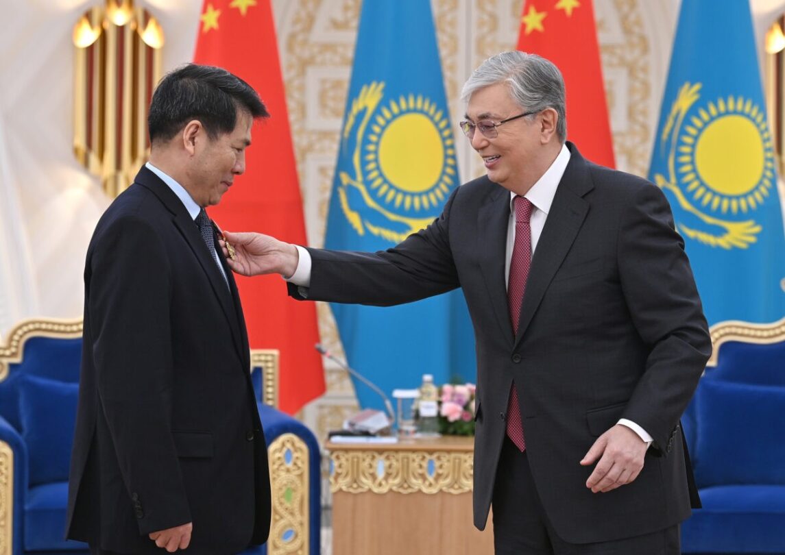 Токаев пригласил Си Цзиньпина в Казахстан
