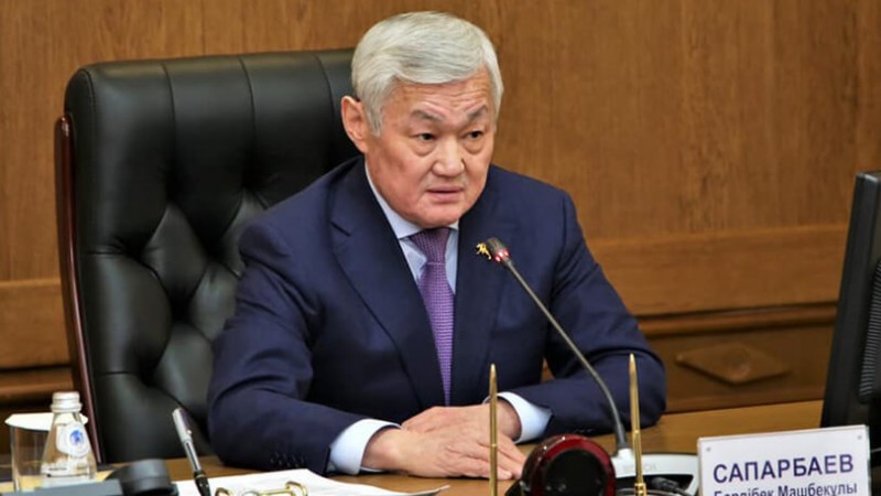 "Зависит от президента" – Сапарбаев о выходе на пенсию