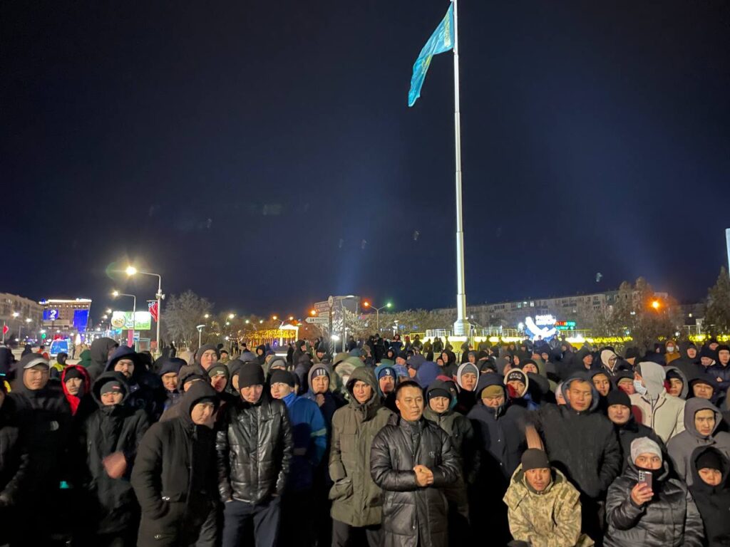 Протесты из-за повышения цен на газ в Жанаозене и по всему Казахстану. Первые дни