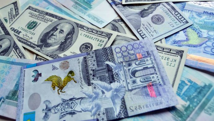 Доллар по 500 — новая реальность казахстанцев
