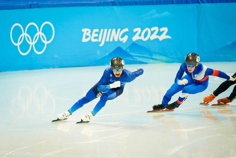 Два казахстанских шорт-трекиста вышли в полуфинал в Пекине