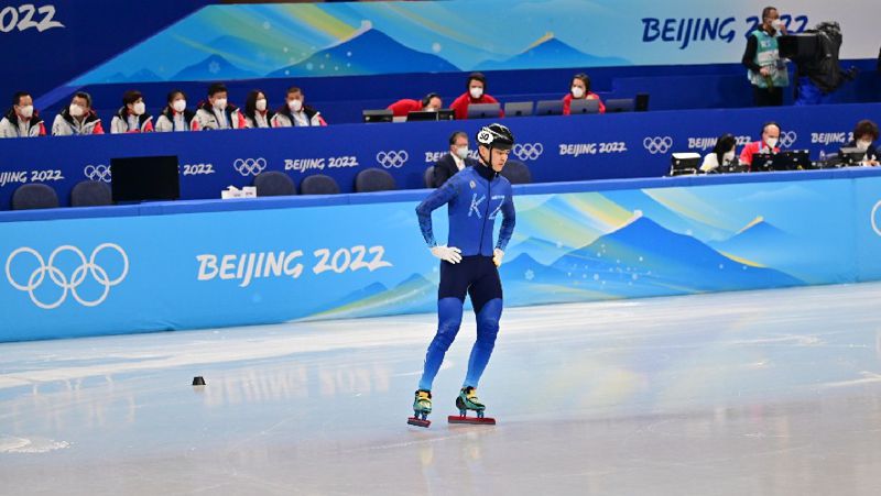 Казахстанский шорт-трекист стал четвертым на Олимпиаде в Пекине