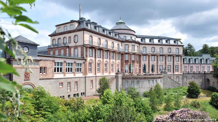 Обнаружились дворцы Назарбаевых в Германии – DW