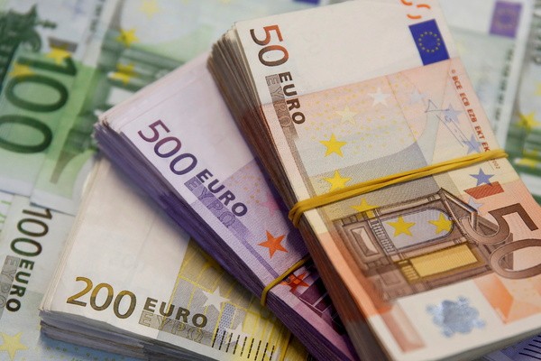 Евро подешевел до 487 тенге