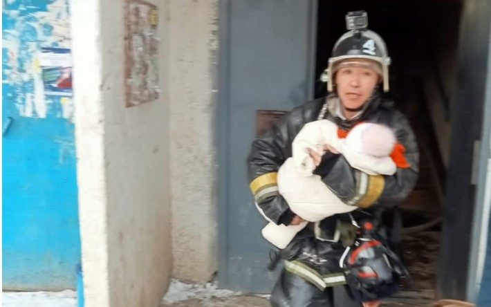 В Актобе при пожаре в многоэтажке погиб мужчина