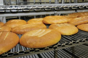 В Туркменистане продают антиковидный хлеб