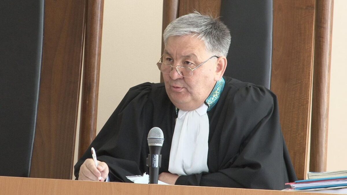 Судья Верховного суда Жангуттинов освобожден от должности за коррупцию