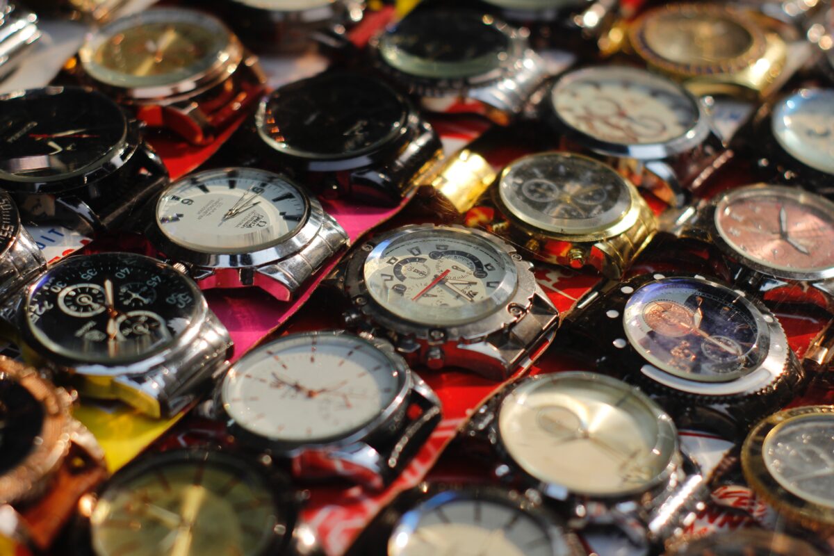 Для солдат из Уральска планируют купить часы с позолотой на 45 млн тенге