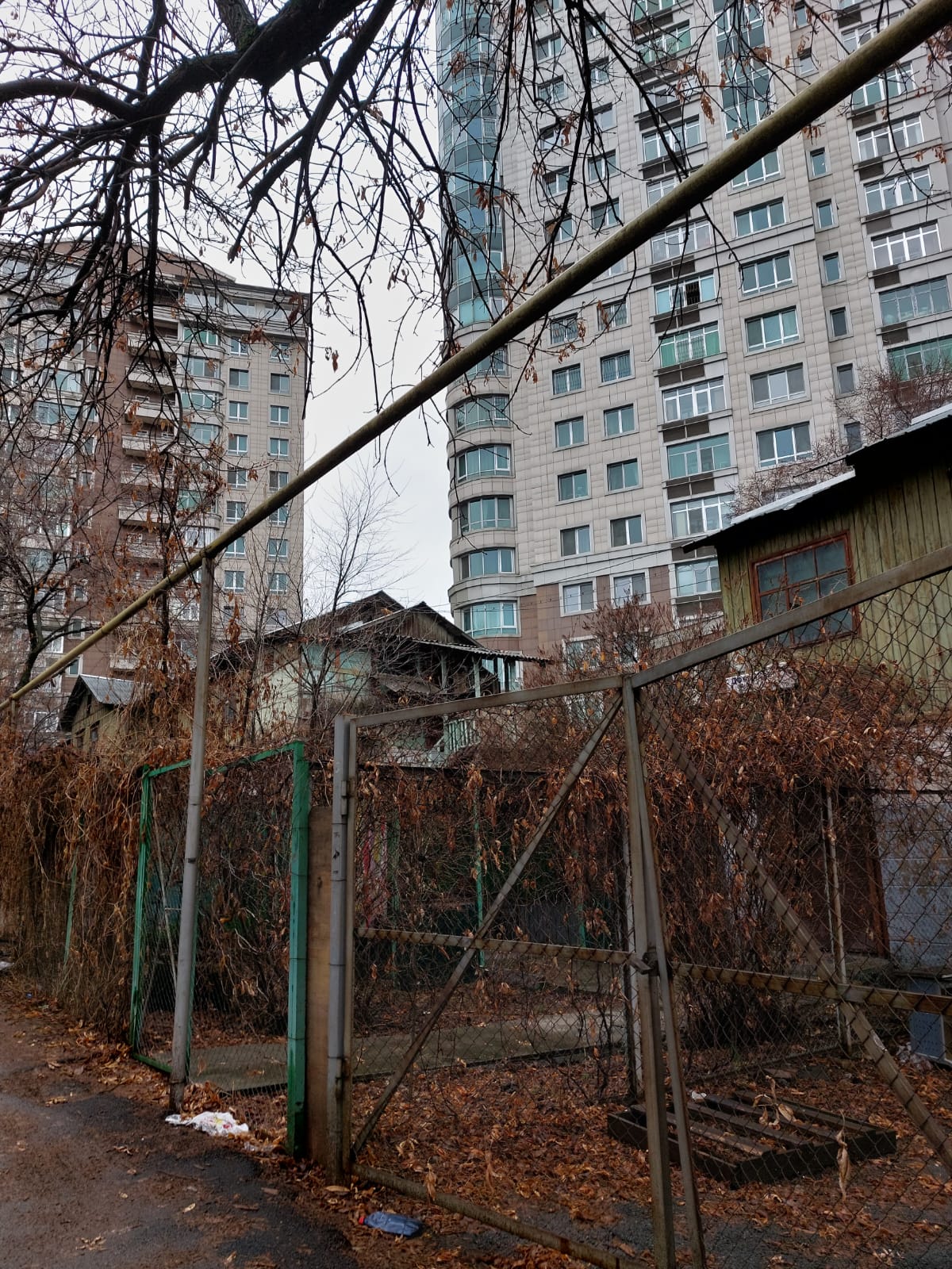 Реновация жилья в самом сердце Алматы: спор сытого с голодным
