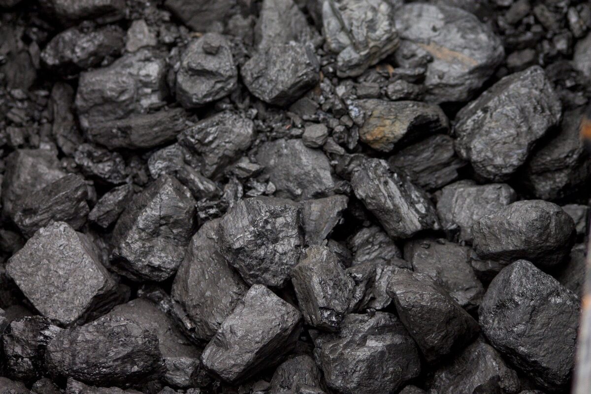 ЕС сдвинул сроки отказа от российского угля на месяц