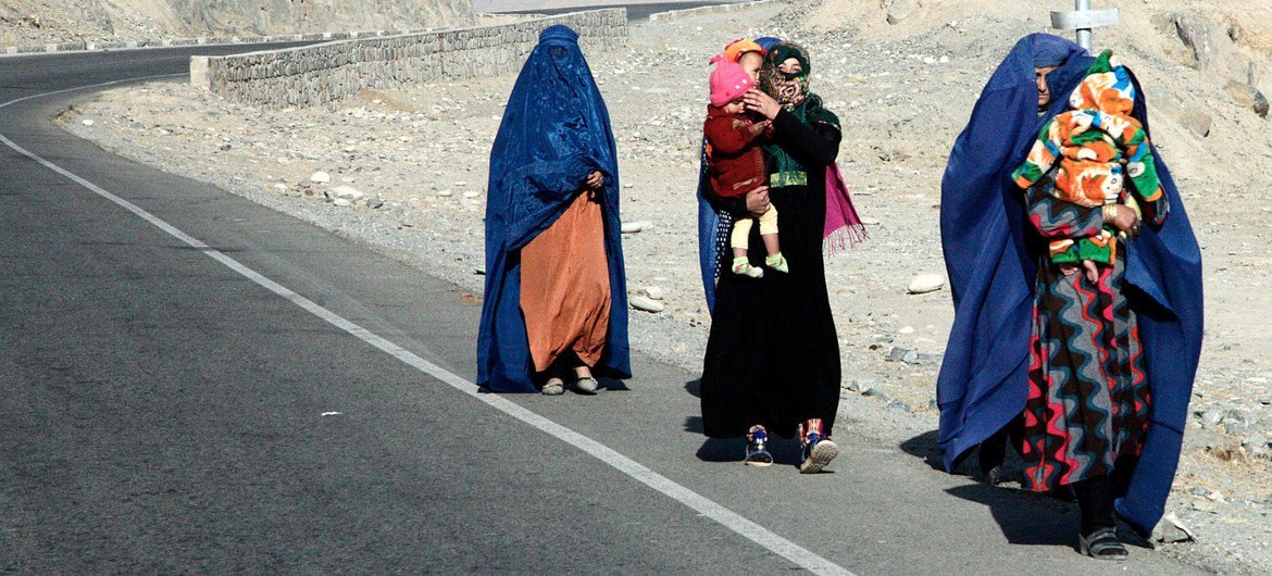 В Афганистане ввели раздельное обучение для девушек и юношей