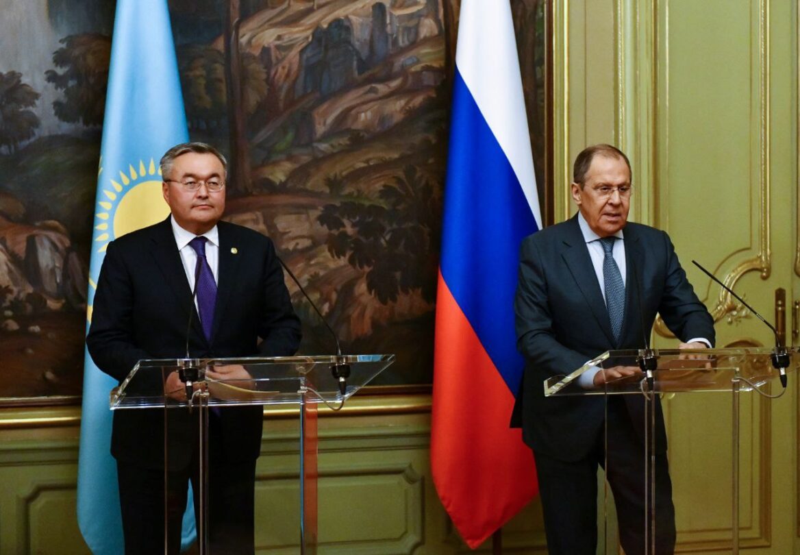 Главы МИД Казахстана и России встретились в Москве