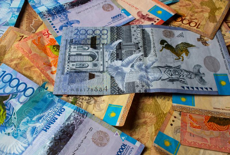Куда уходят деньги? Внешний долг Казахстана приближается к критической отметке