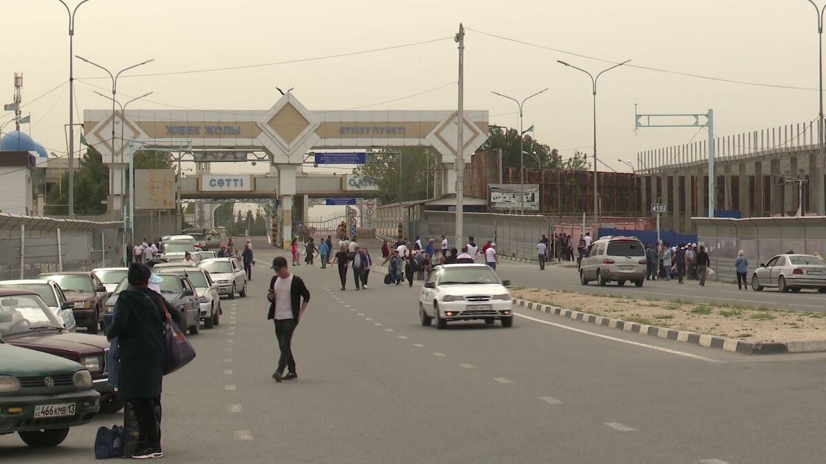 Через погранпост "Жибек жолы" в Туркестанской области теперь можно проходить в обе стороны