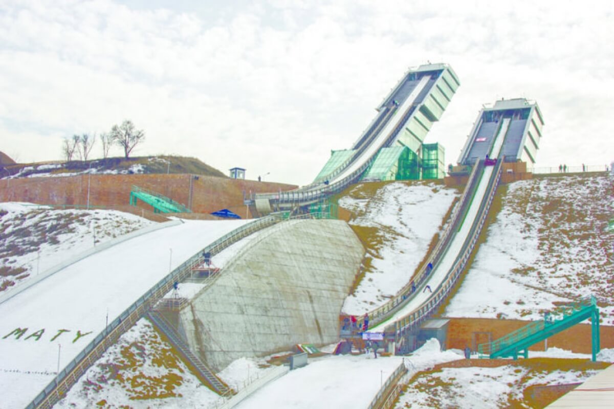 Акимы Алматы и консул РК в Монако недоплатили строителям лыжного комплекса 5 млрд тенге