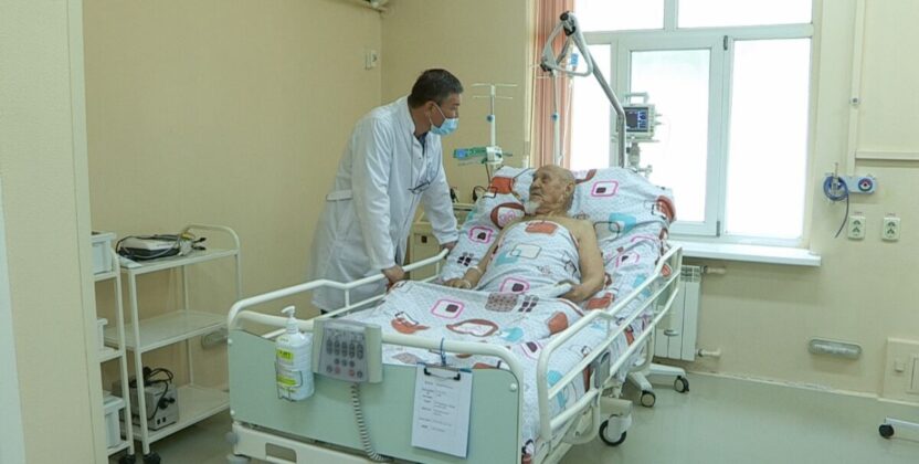 98-летнего ветерана ВОВ прооперировали в Шымкенте