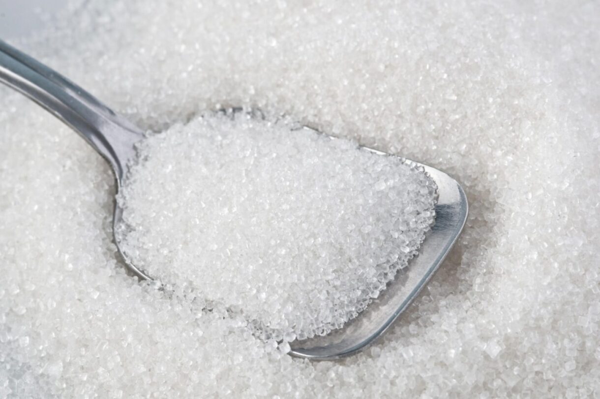 Фуру с сахаром не пустили в Казахстан российские таможенники