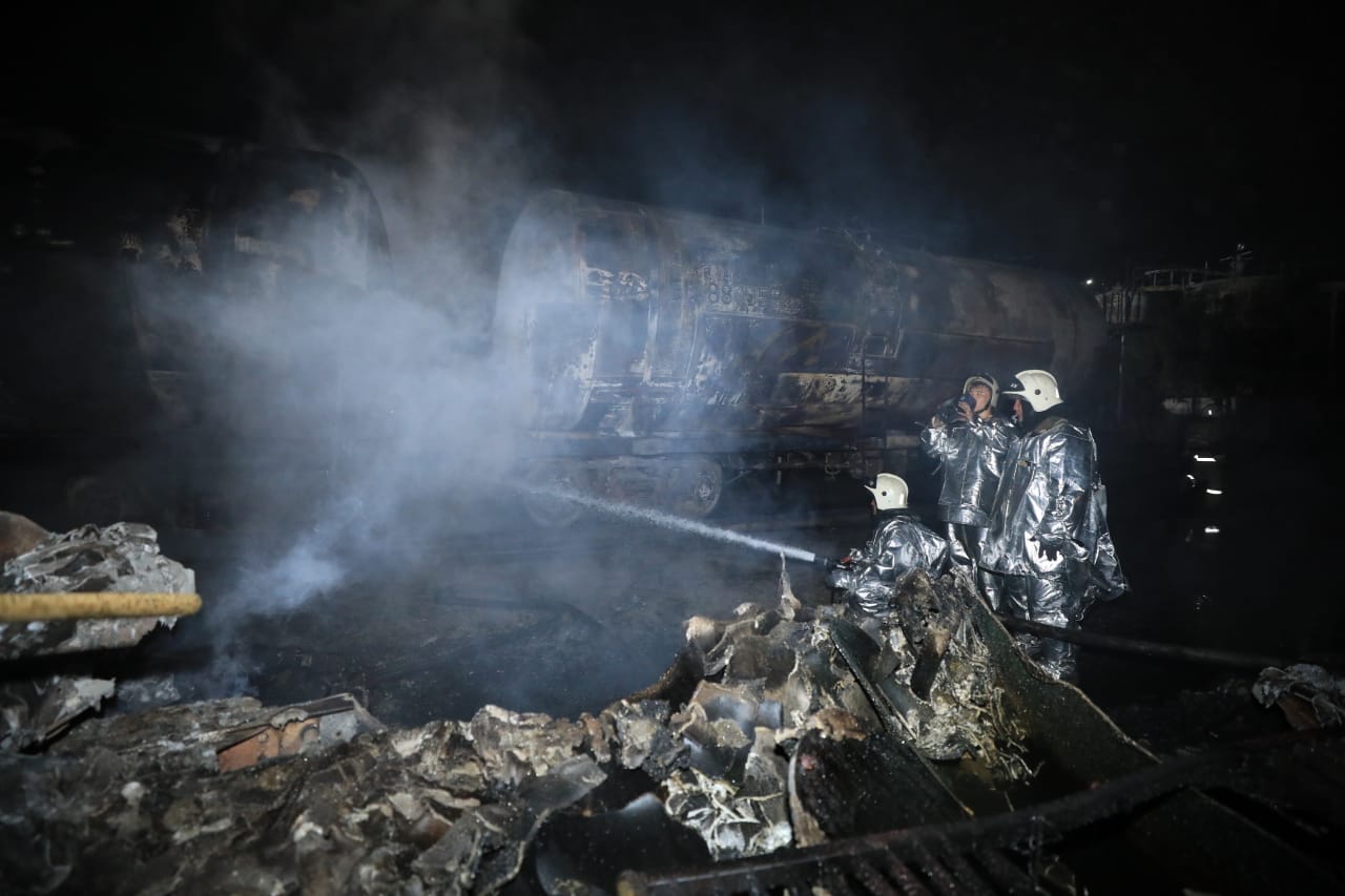 «Может взорваться»: в Алматы потушили крупный пожар