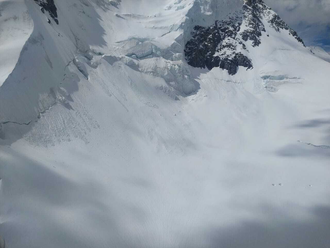 В ВКО на горе Белуха погибли альпинисты