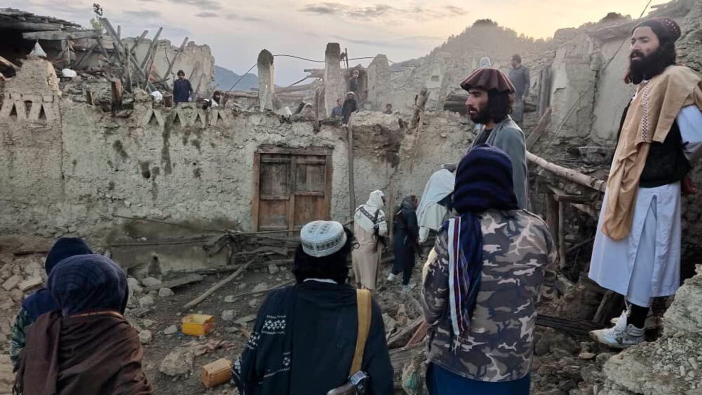 Около 1000 человек стали жертвами землетрясения в Афганистане