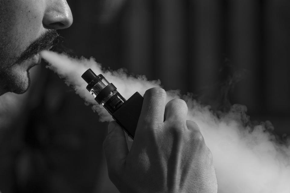 Сенат поддержал повышение ставок акцизов на изделия с нагреваемым табаком
