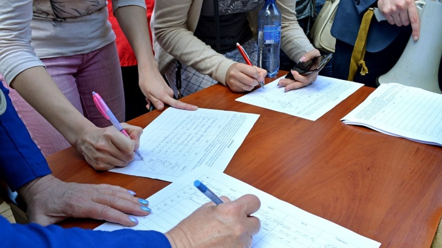 В Казахстане узаконивают петиции. Как это будет
