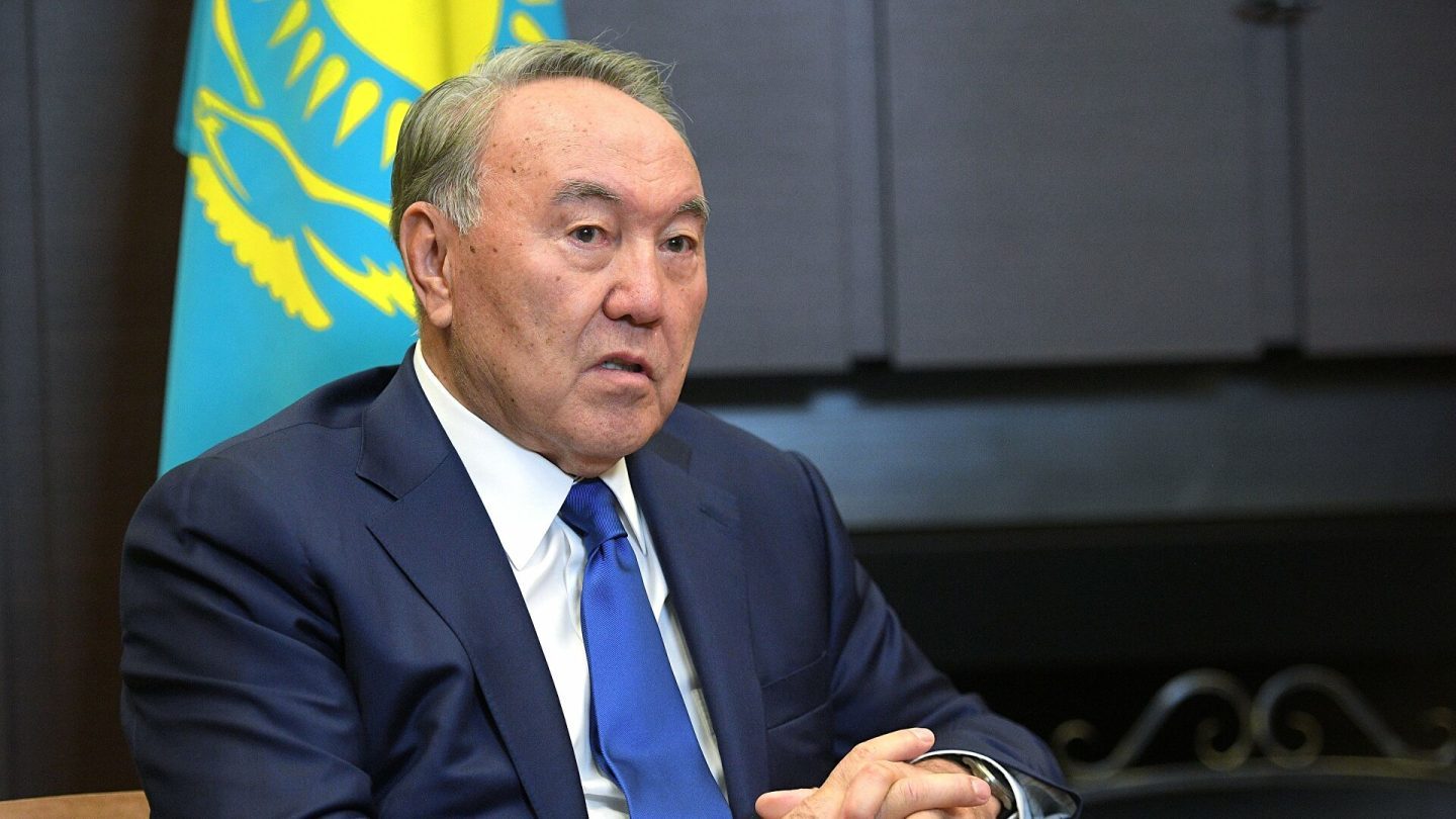 Грудную клетку не вскрывали – врачи о госпитализации Назарбаева