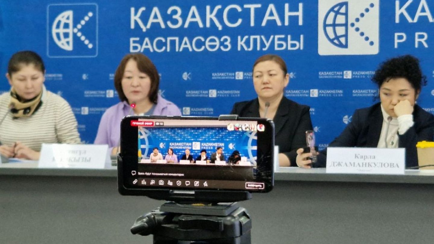 Цензура СМИ – саботаж против Токаева? Журналисты обратились к президенту