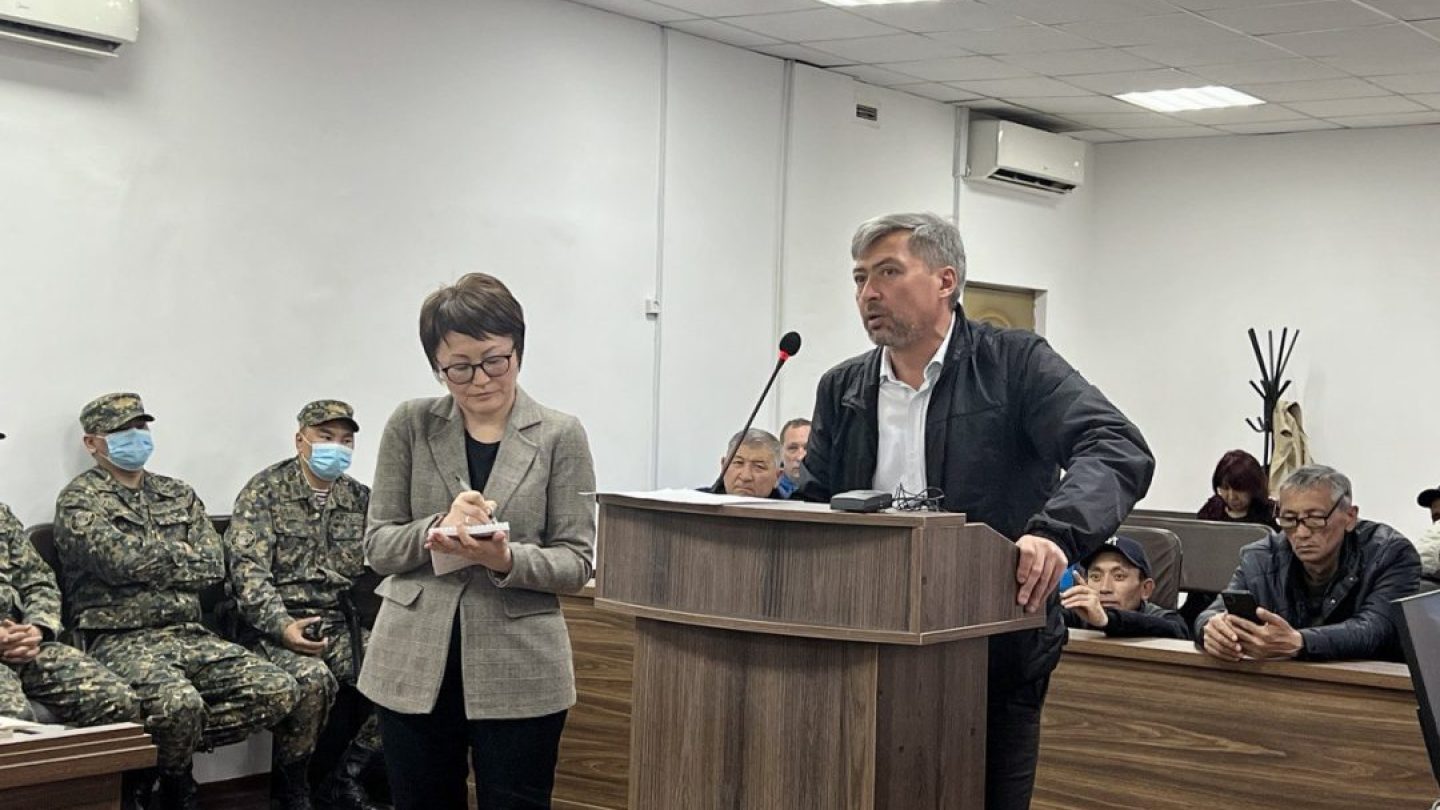 Захват аэропорта в Алматы: в суде допрашивали потерпевших