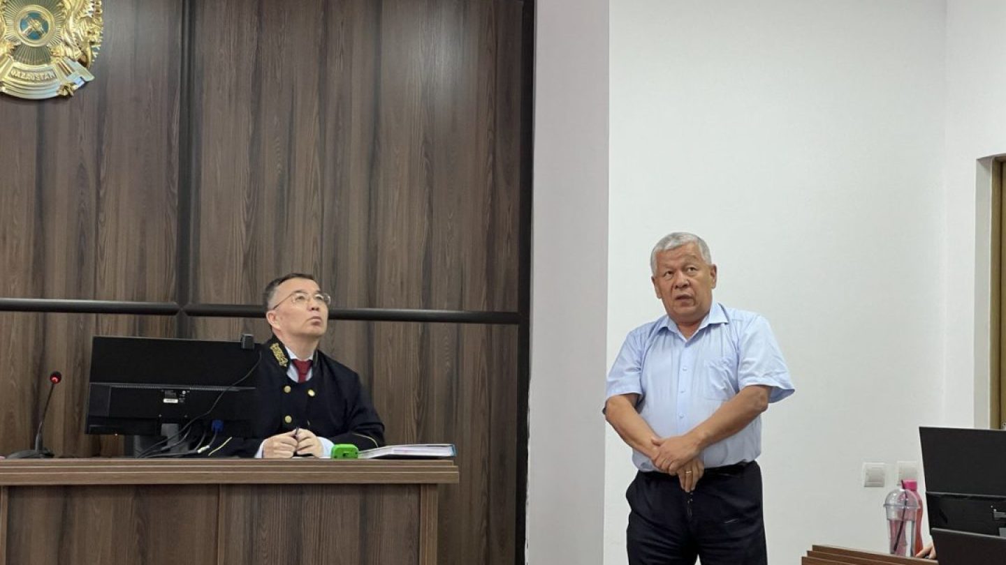 Захват аэропорта Алматы: в суде завершился допрос подсудимых